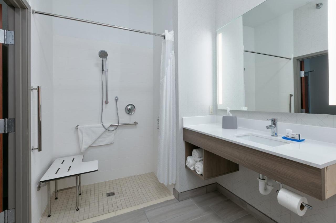 Holiday Inn Express Hotel & Suites Shakopee By Ihg Buitenkant foto
