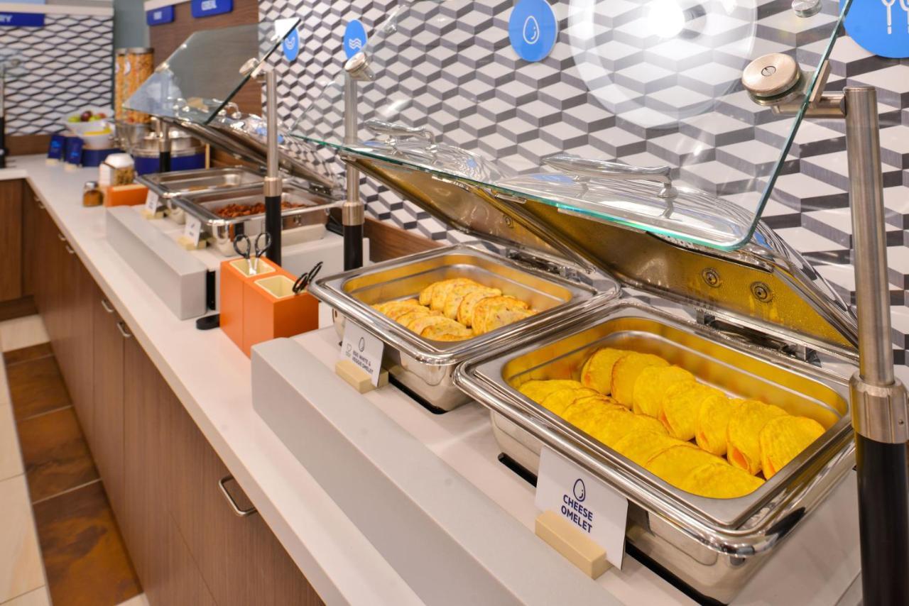 Holiday Inn Express Hotel & Suites Shakopee By Ihg Buitenkant foto